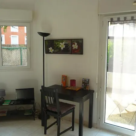 Studio-terrasse A Carras *