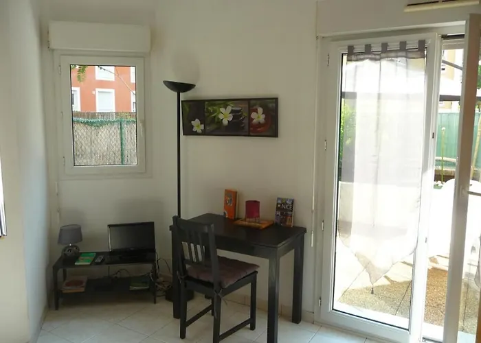 Studio-terrasse A Carras *