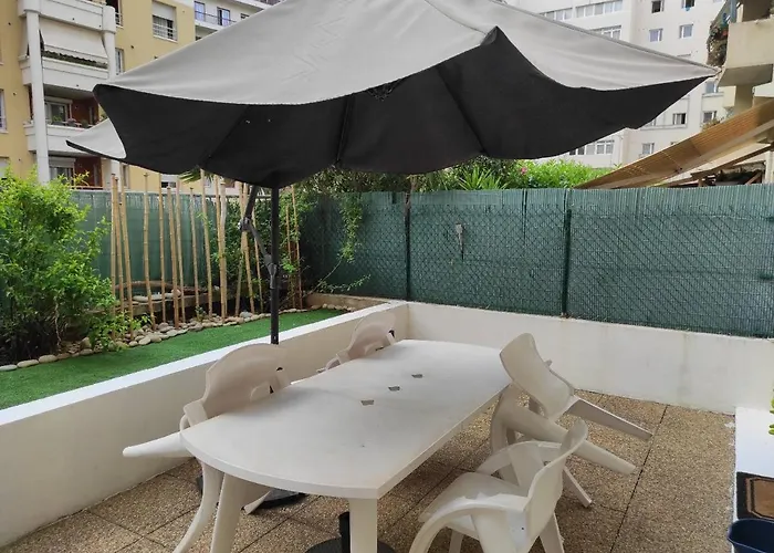 Studio-terrasse A Carras