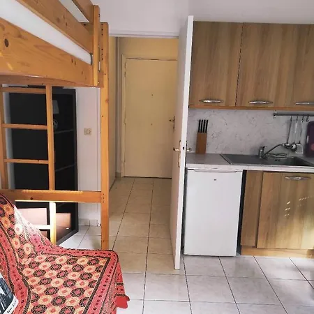 Studio-terrasse A Carras 아파트 *
